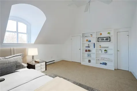 249 Hope Street Bristol RI 02809