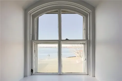 249 Hope Street Bristol RI 02809