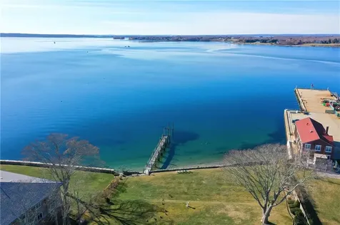 249 Hope Street Bristol RI 02809