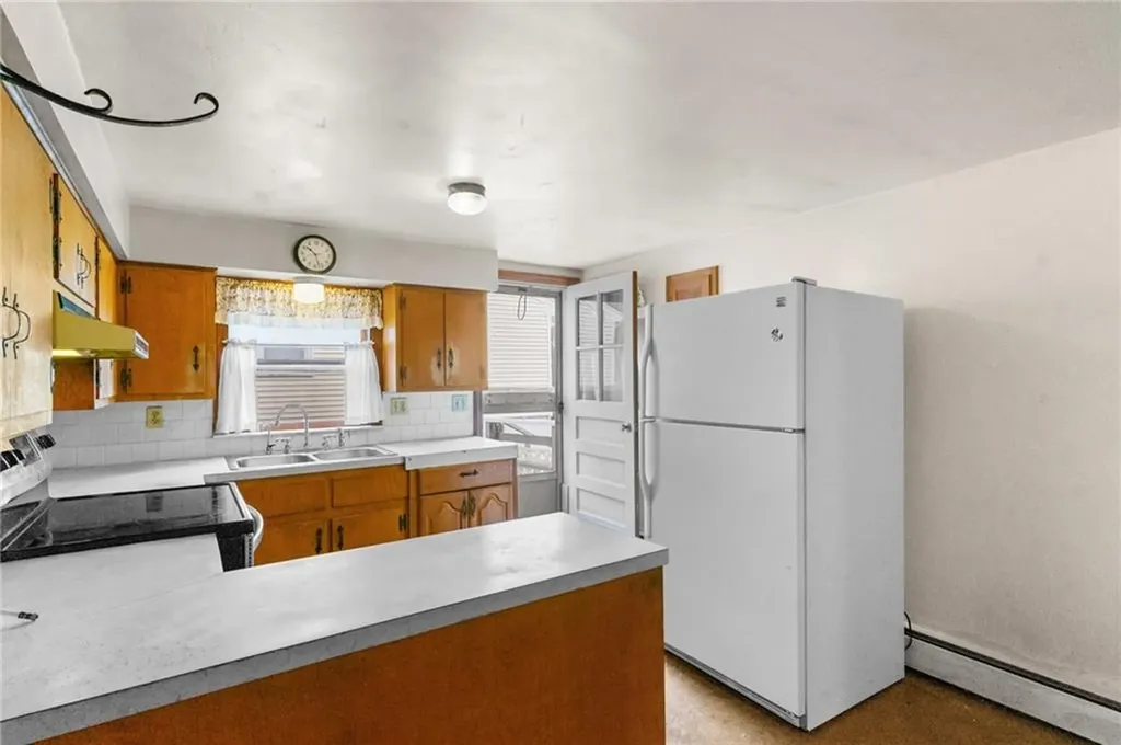 8 Kerins Terrace Newport RI 02840