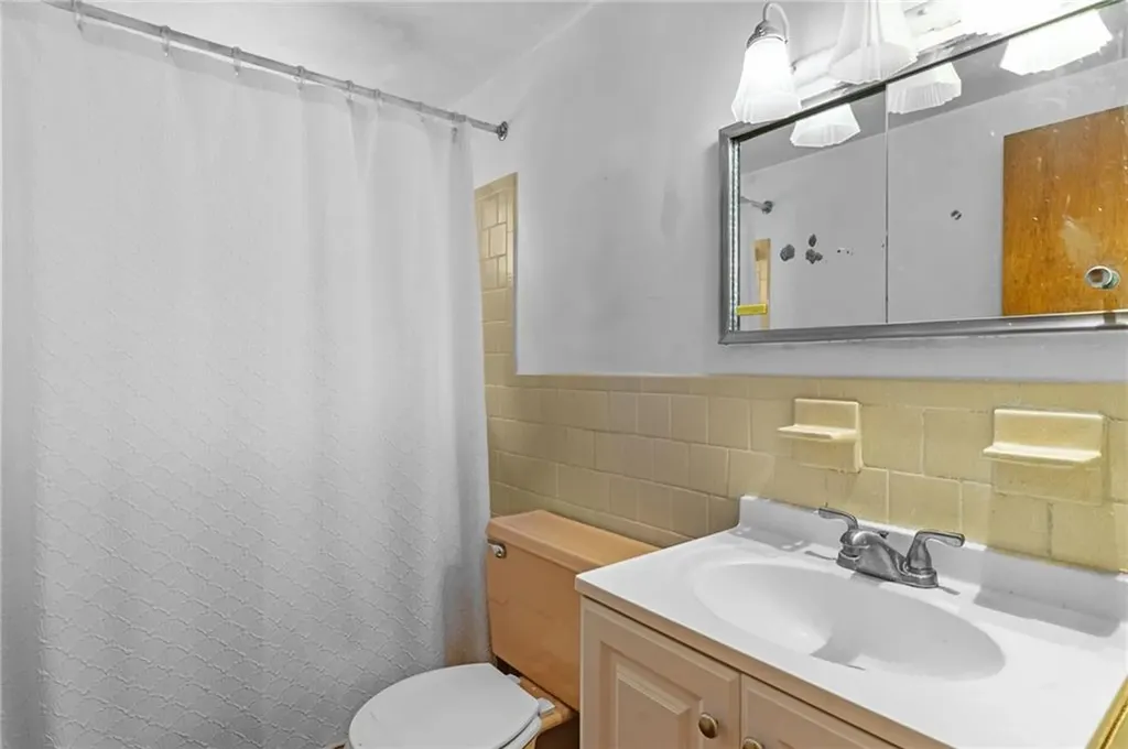 8 Kerins Terrace Newport RI 02840