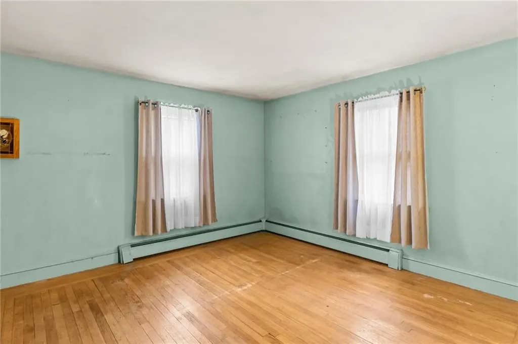 8 Kerins Terrace Newport RI 02840