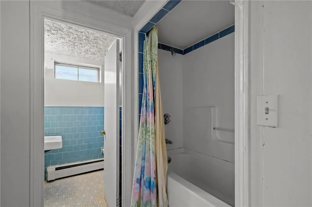 8 Kerins Terrace Newport RI 02840