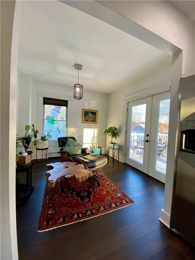 40 Meadowbrook Avenue Warwick RI 02889