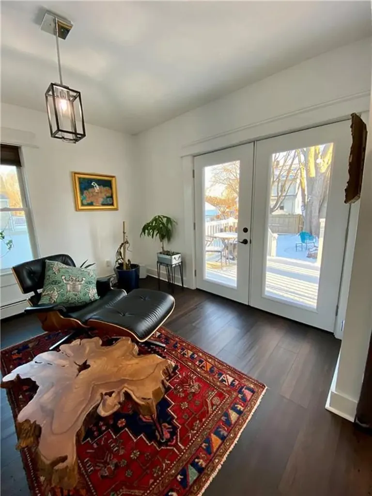 40 Meadowbrook Avenue Warwick RI 02889