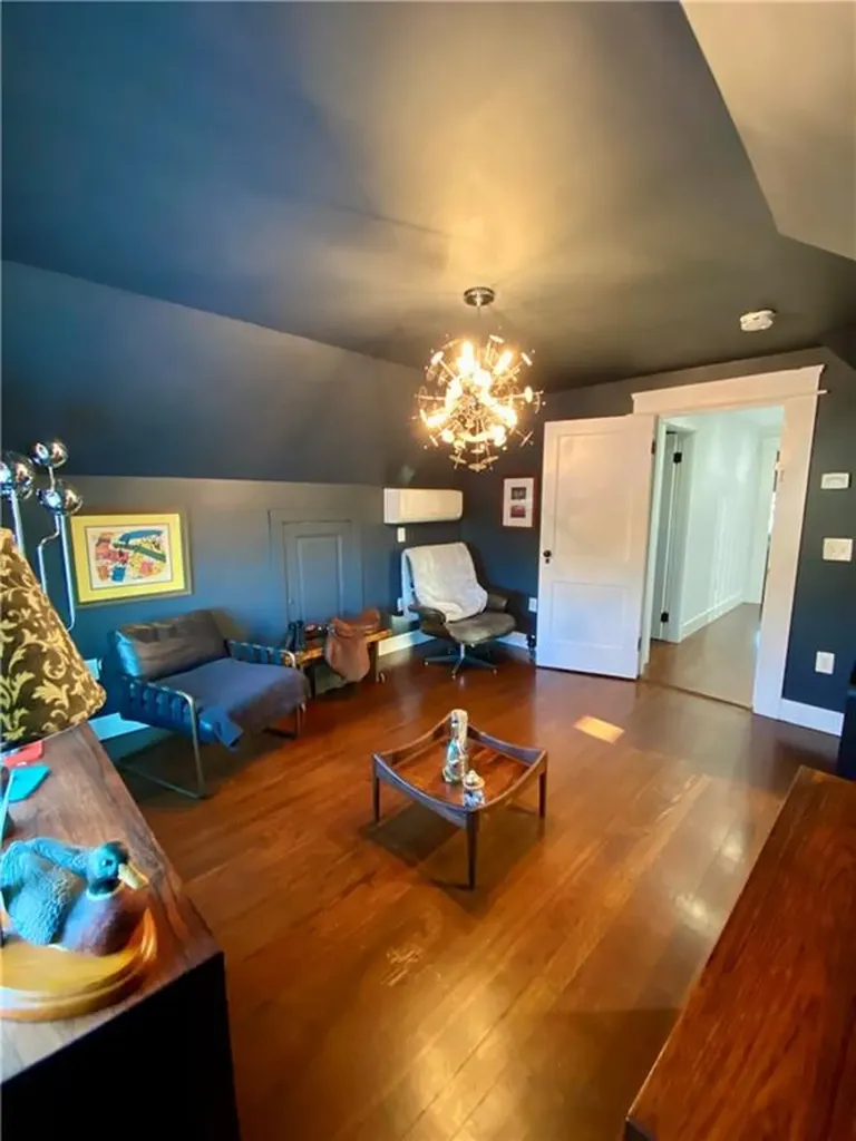 40 Meadowbrook Avenue Warwick RI 02889