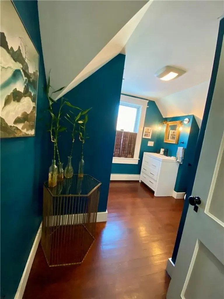 40 Meadowbrook Avenue Warwick RI 02889