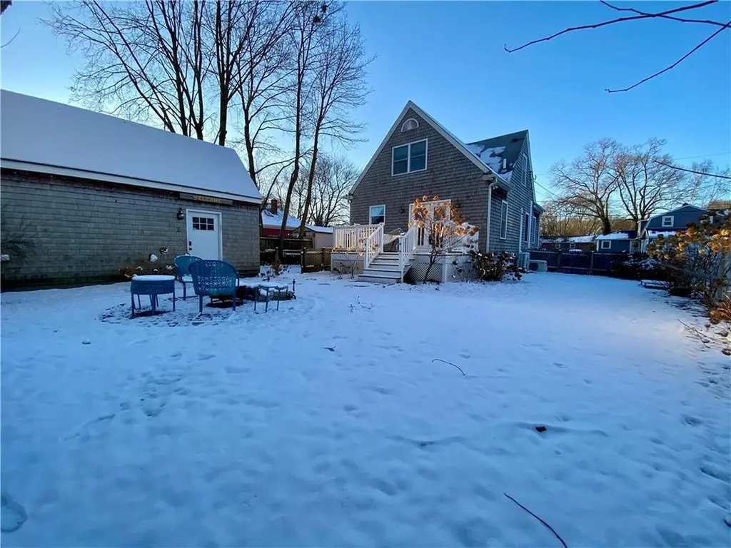 40 Meadowbrook Avenue Warwick RI 02889