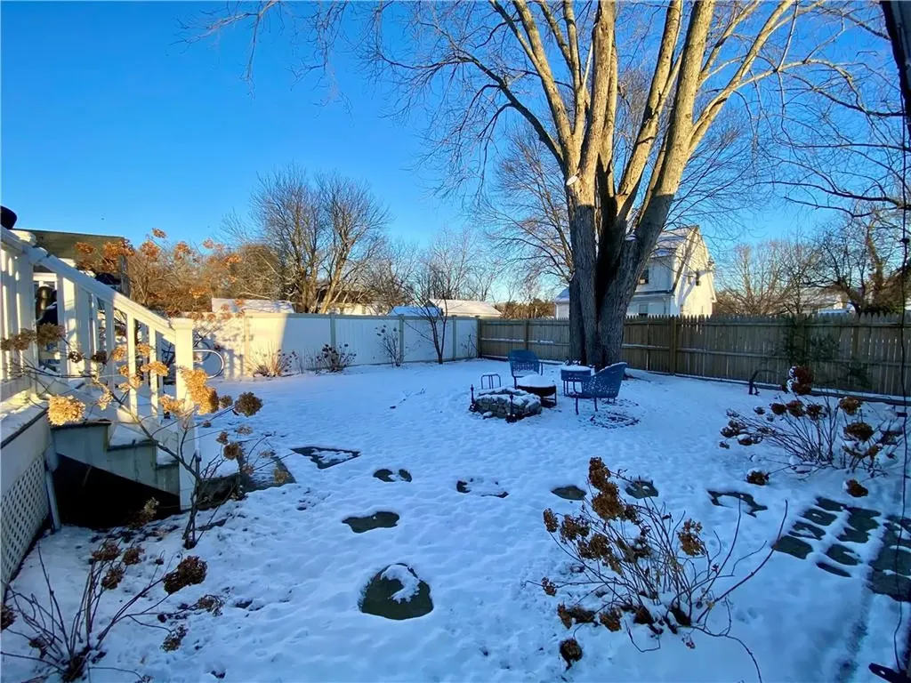 40 Meadowbrook Avenue Warwick RI 02889
