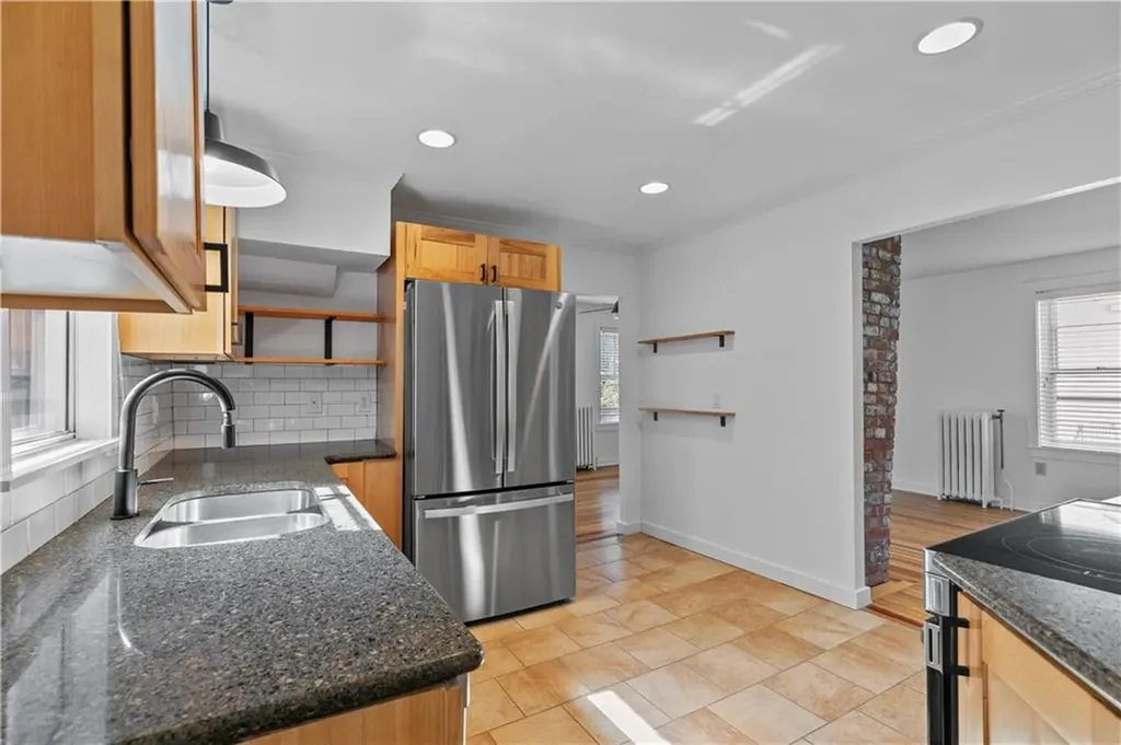 33 Tilden Avenue Newport RI 02840