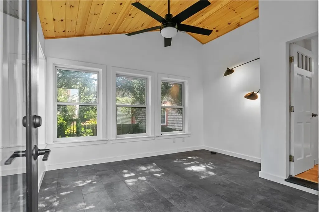 33 Tilden Avenue Newport RI 02840