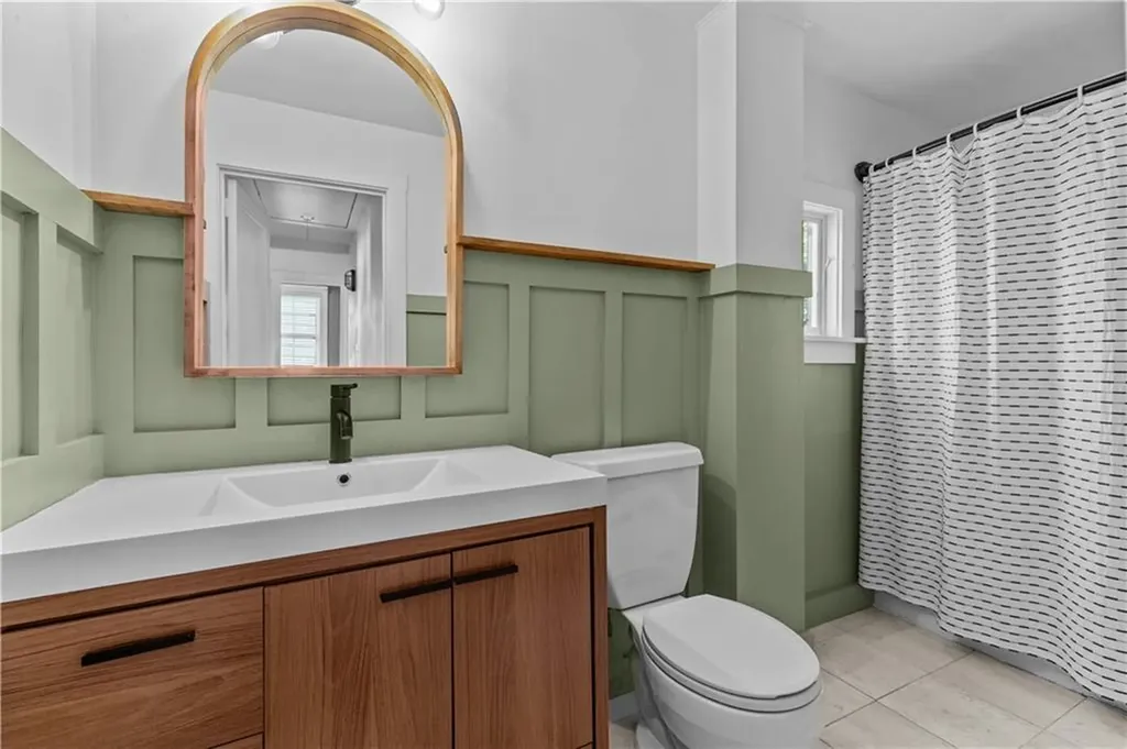 33 Tilden Avenue Newport RI 02840