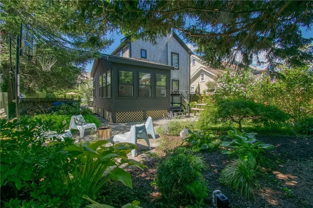 33 Tilden Avenue Newport RI 02840
