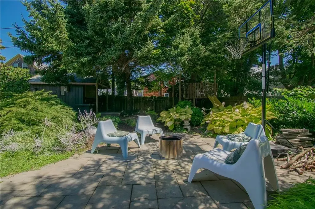 33 Tilden Avenue Newport RI 02840