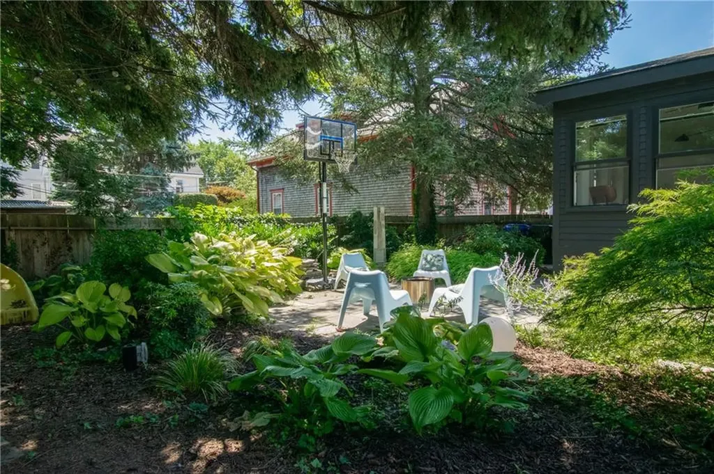 33 Tilden Avenue Newport RI 02840