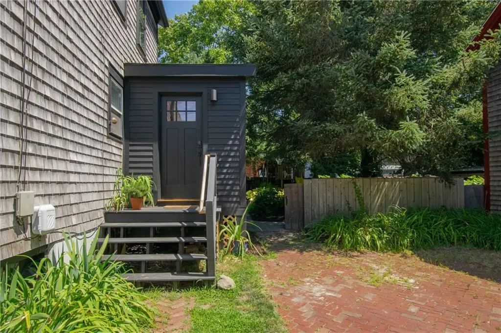 33 Tilden Avenue Newport RI 02840