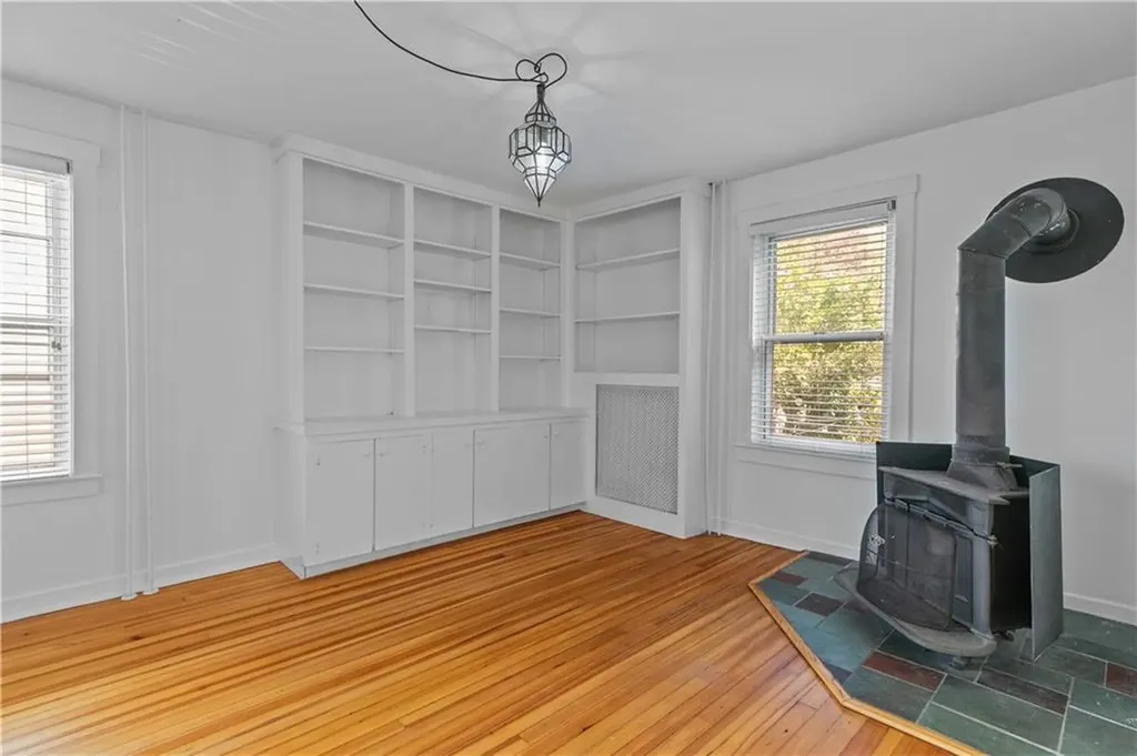 33 Tilden Avenue Newport RI 02840