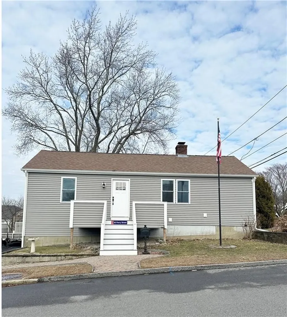 85 Perry Street Bristol RI 02809
