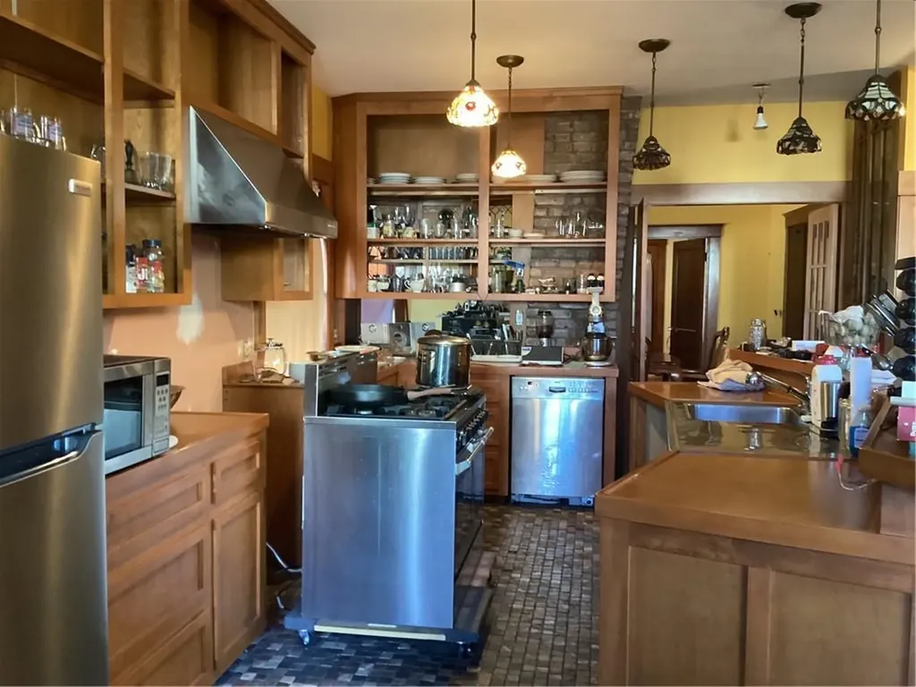 169 Albert Avenue Cranston RI 02905