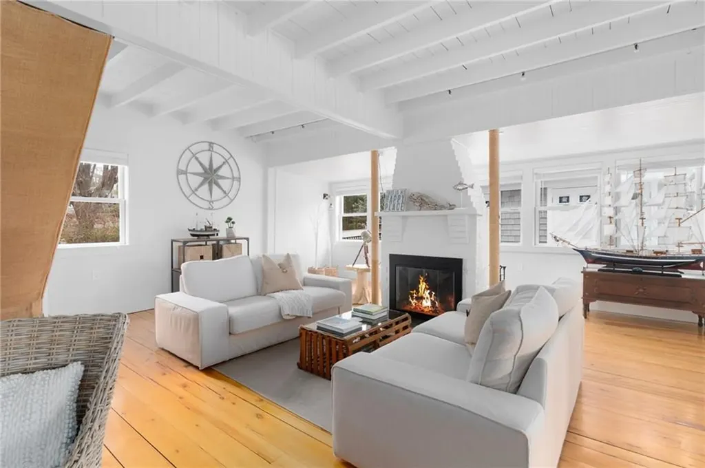 237 Riverside Drive Tiverton RI 02878