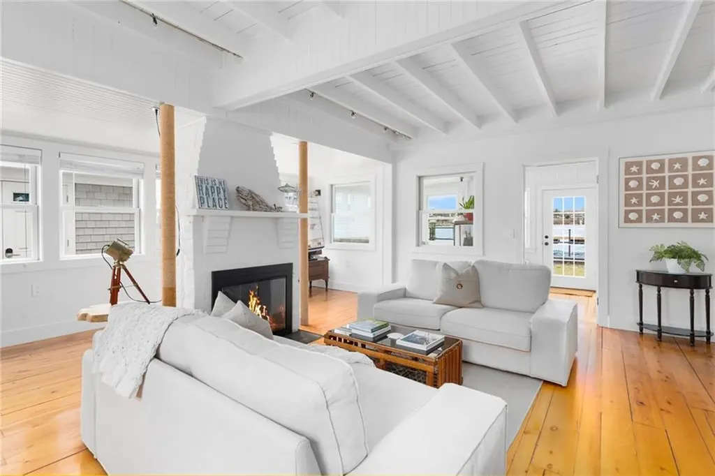 237 Riverside Drive Tiverton RI 02878