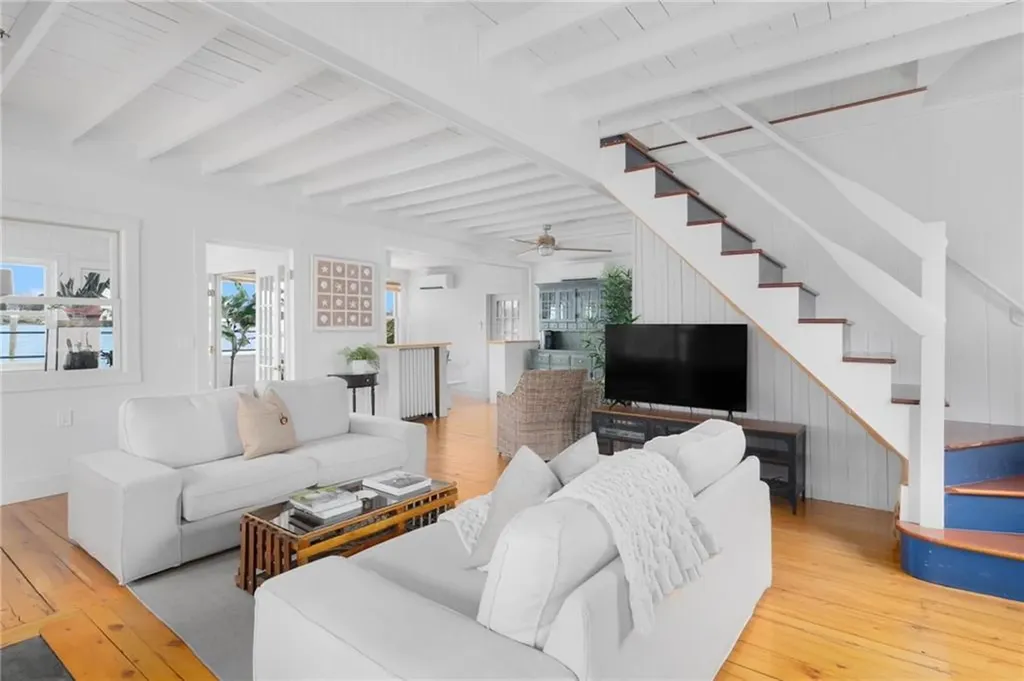 237 Riverside Drive Tiverton RI 02878