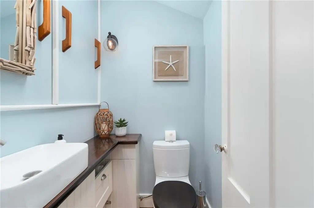 237 Riverside Drive Tiverton RI 02878