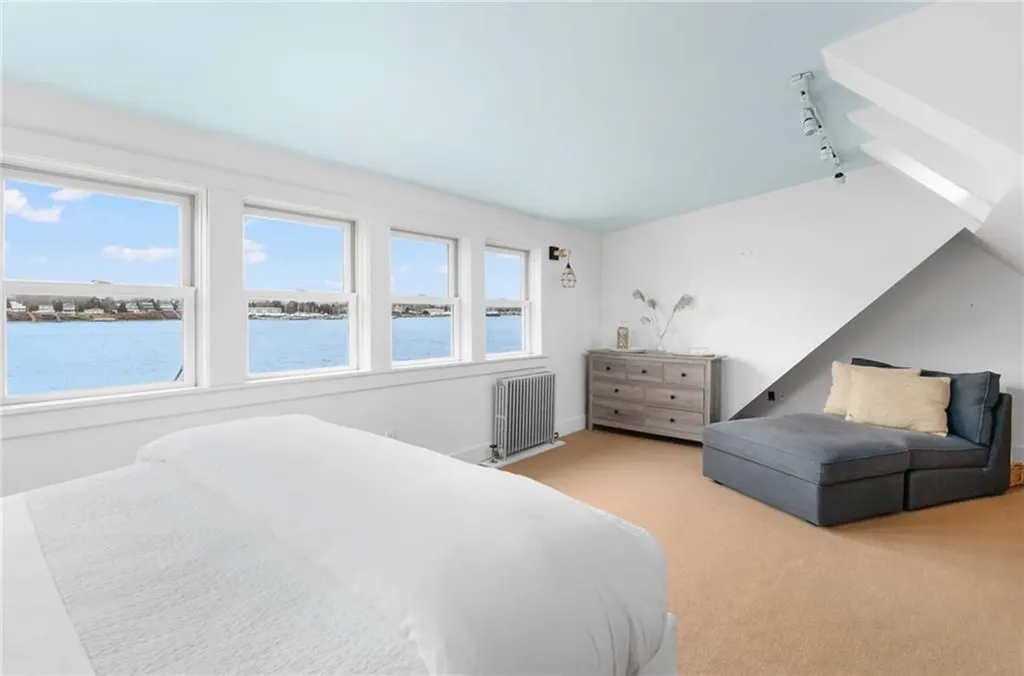 237 Riverside Drive Tiverton RI 02878