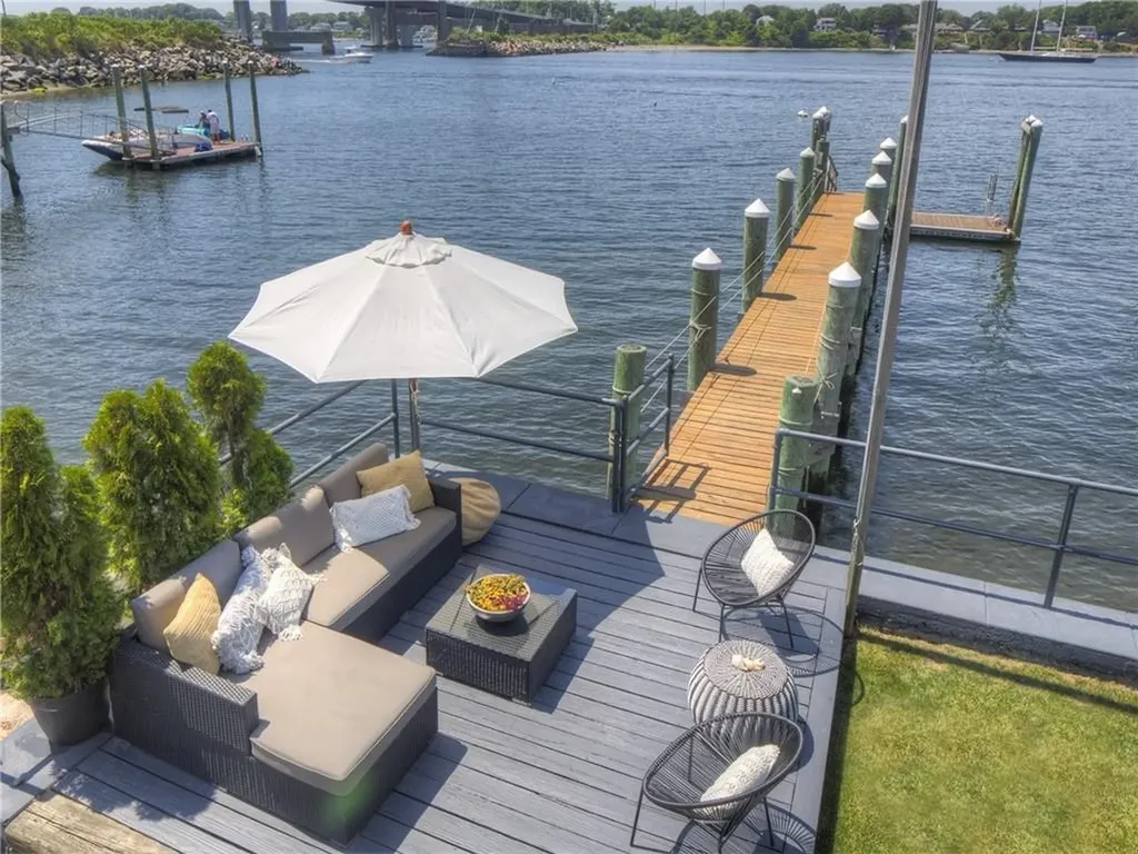 237 Riverside Drive Tiverton RI 02878