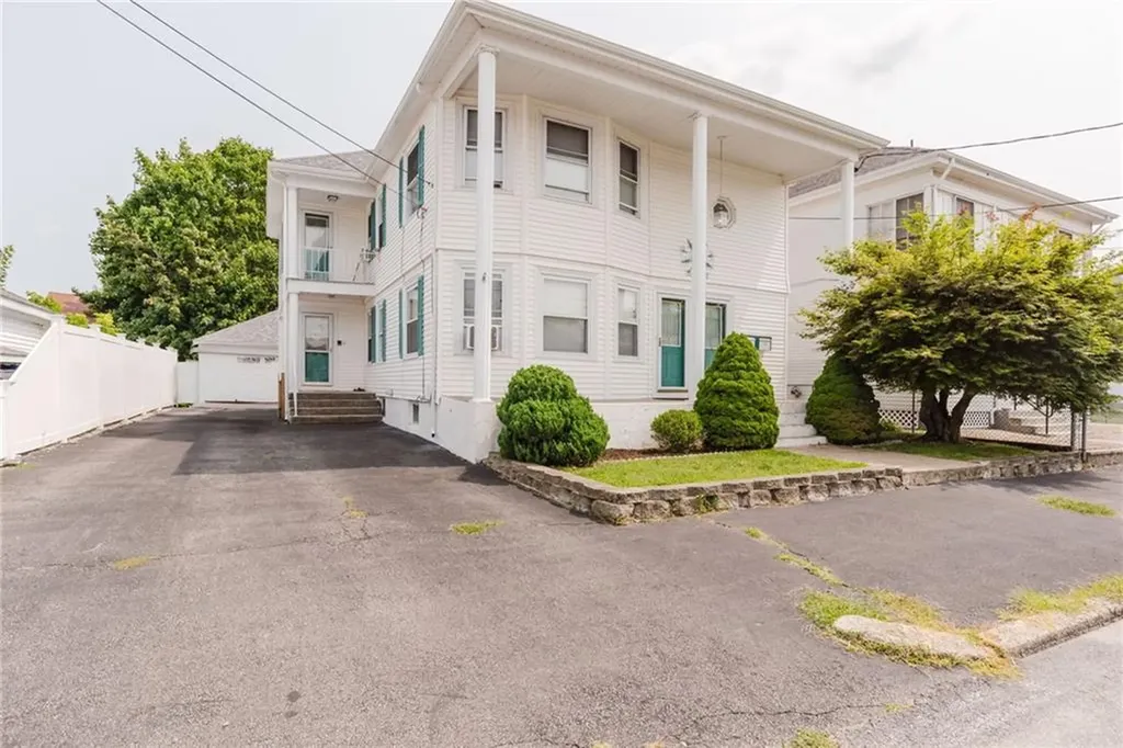 437 439 Liverpool Avenue Pawtucket RI 02861