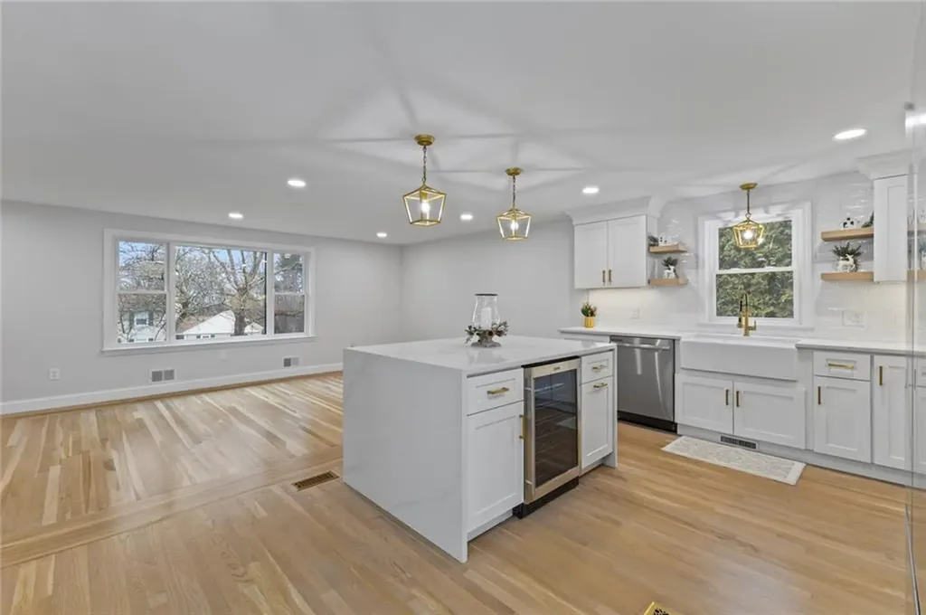 190 South Cobble Hill Road Warwick RI 02886