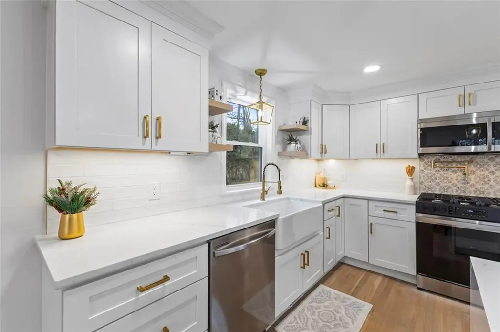 190 South Cobble Hill Road Warwick RI 02886