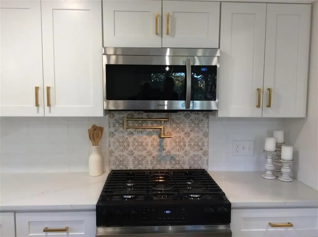 190 South Cobble Hill Road Warwick RI 02886