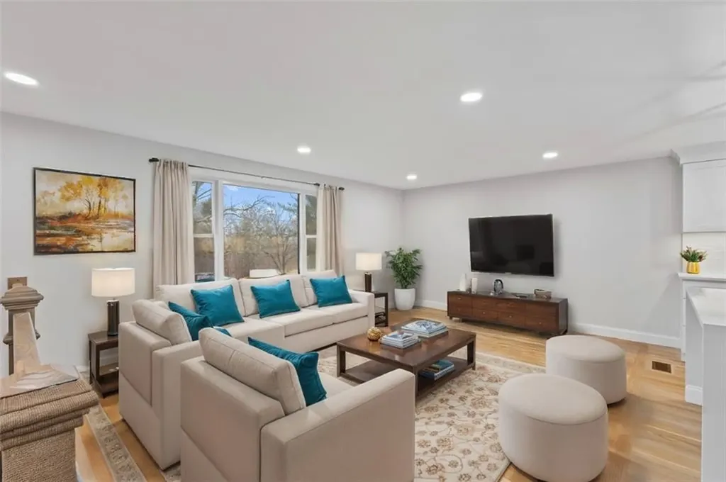 190 South Cobble Hill Road Warwick RI 02886