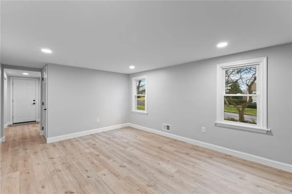 190 South Cobble Hill Road Warwick RI 02886