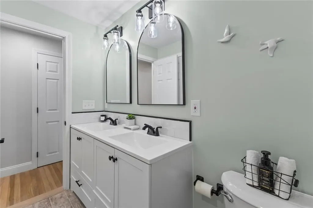 190 South Cobble Hill Road Warwick RI 02886