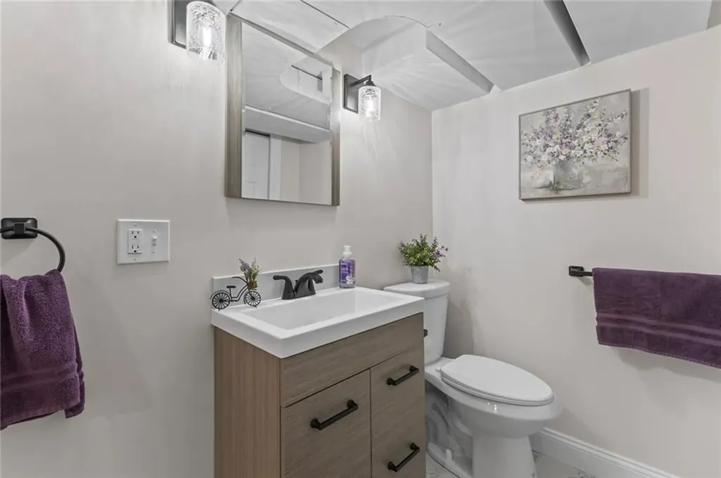 190 South Cobble Hill Road Warwick RI 02886
