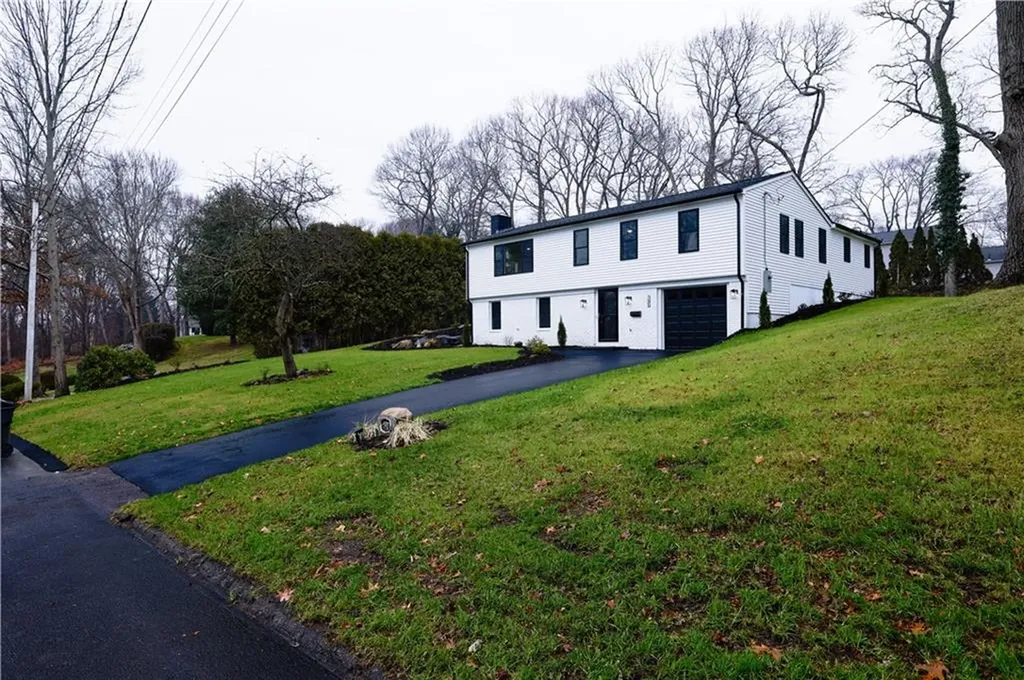 190 South Cobble Hill Road Warwick RI 02886