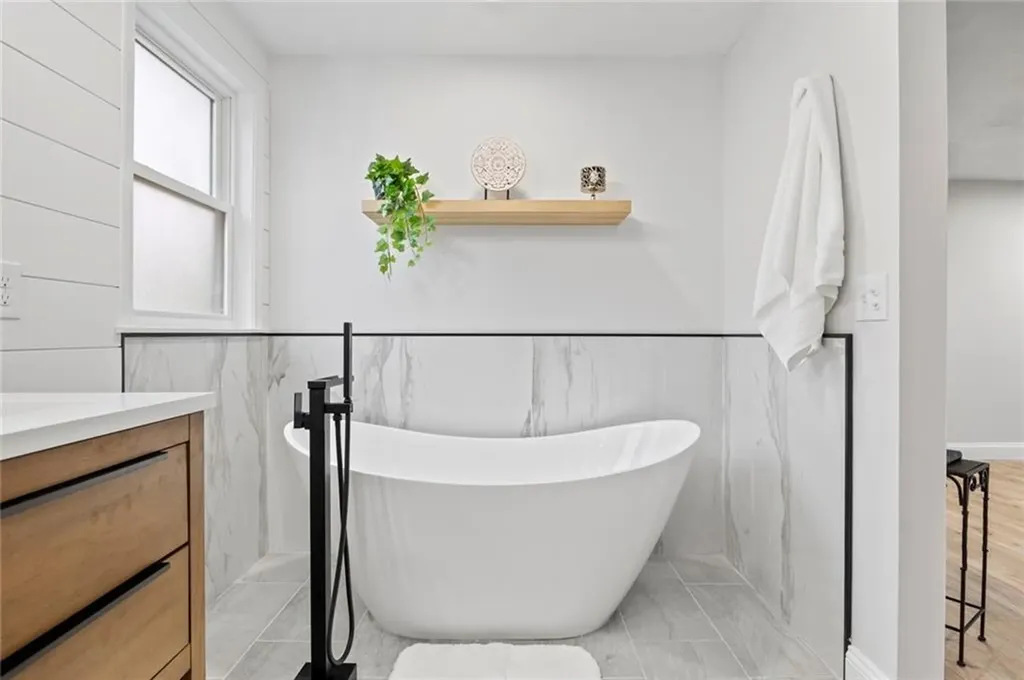 190 South Cobble Hill Road Warwick RI 02886