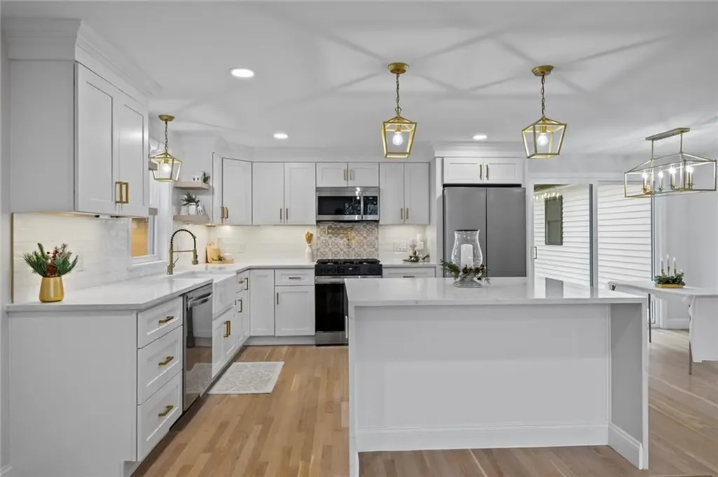 190 South Cobble Hill Road Warwick RI 02886