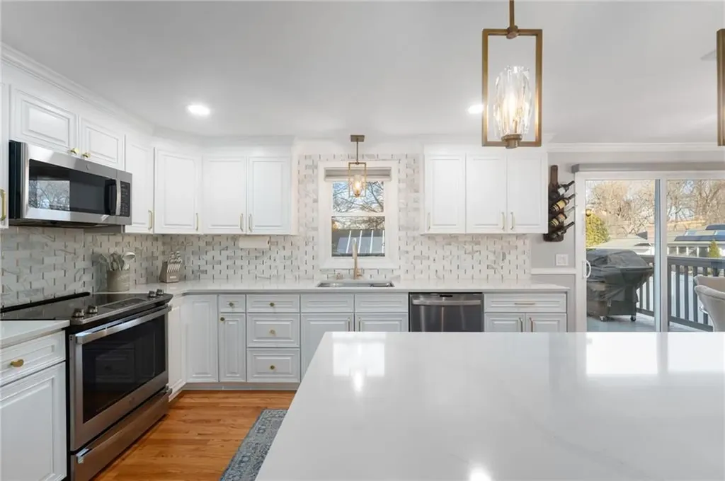 53 Rip Van Winkle Circle Warwick RI 02886