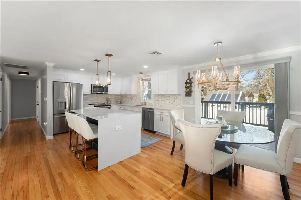 53 Rip Van Winkle Circle Warwick RI 02886
