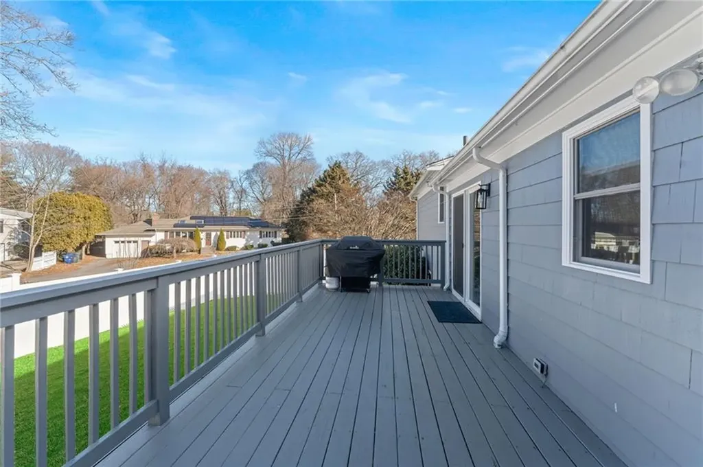 53 Rip Van Winkle Circle Warwick RI 02886