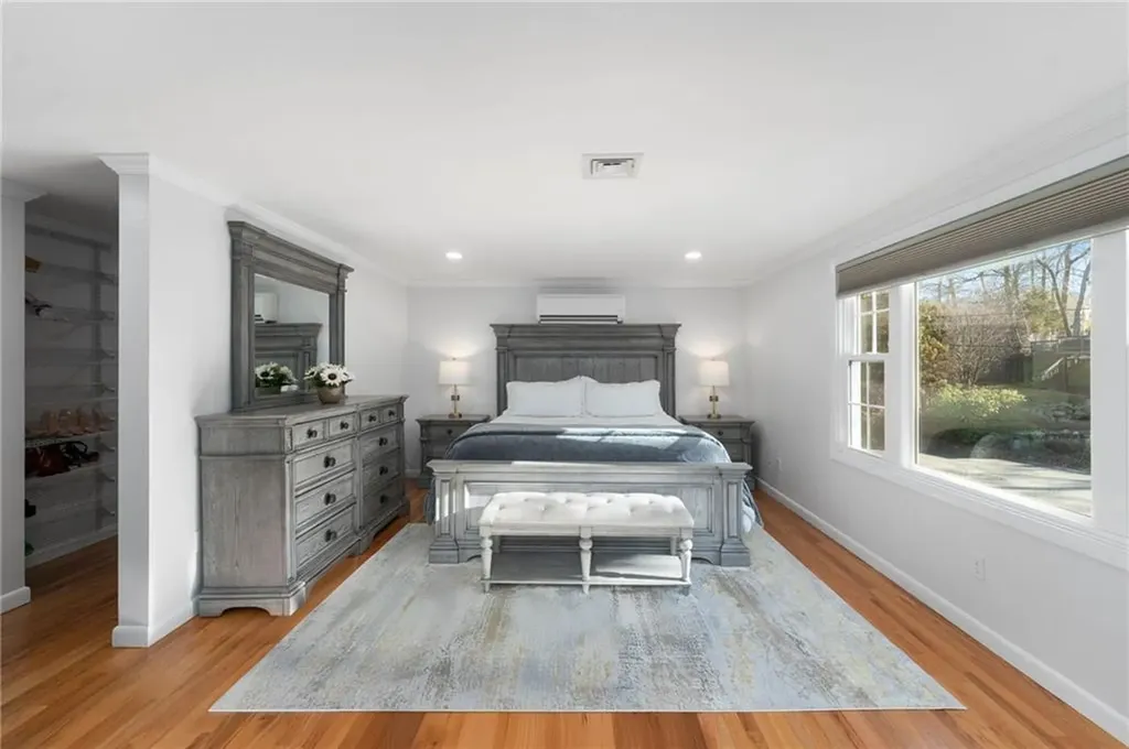 53 Rip Van Winkle Circle Warwick RI 02886
