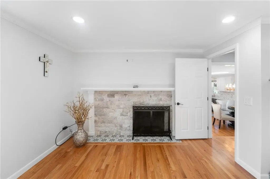 53 Rip Van Winkle Circle Warwick RI 02886