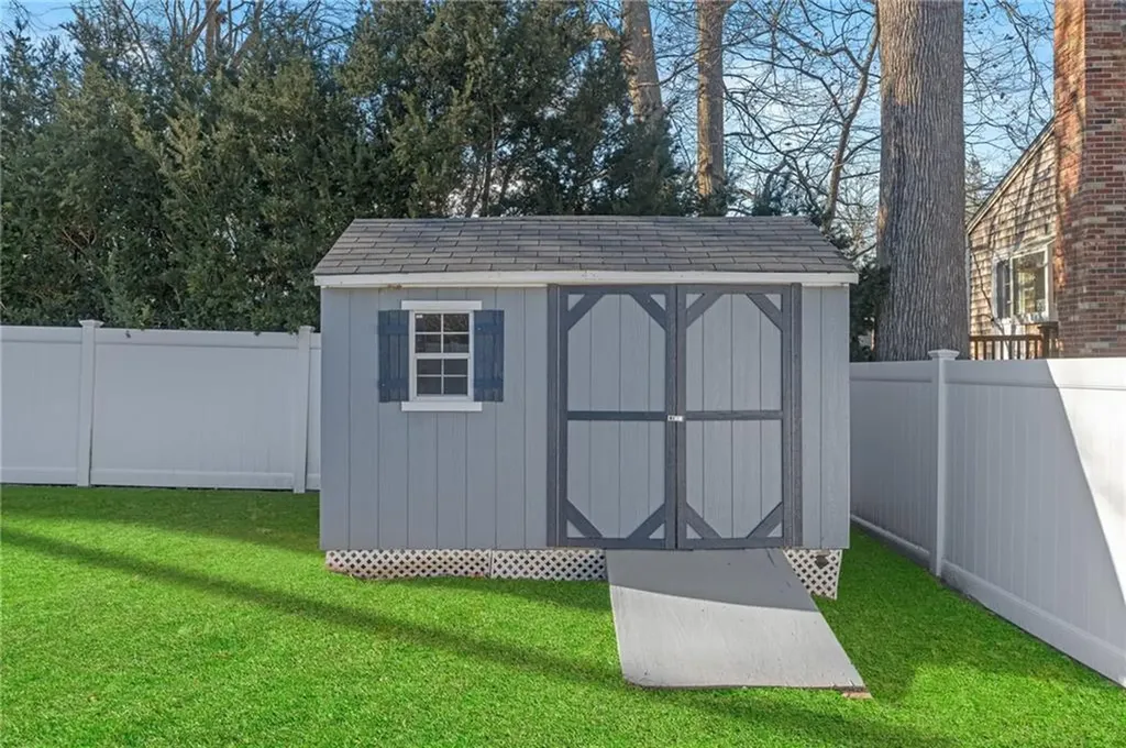 53 Rip Van Winkle Circle Warwick RI 02886