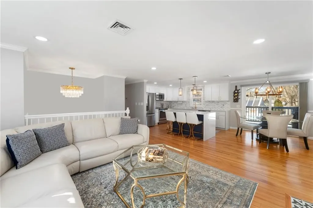 53 Rip Van Winkle Circle Warwick RI 02886