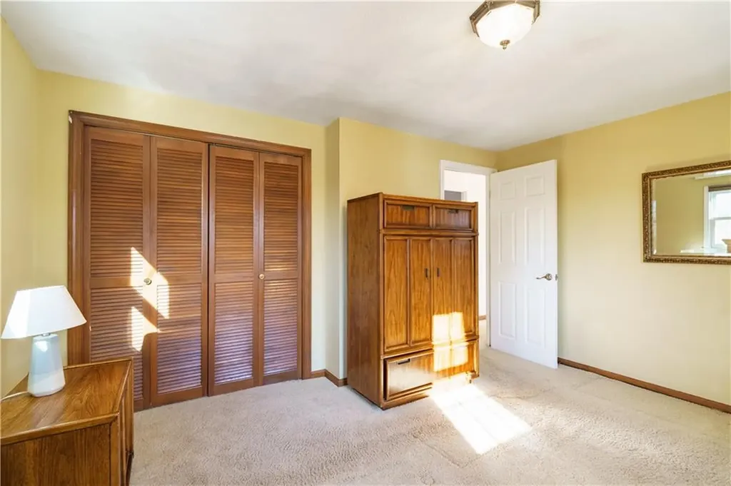 37 Elizabeth Court West Warwick RI 02893