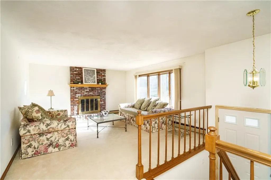 37 Elizabeth Court West Warwick RI 02893
