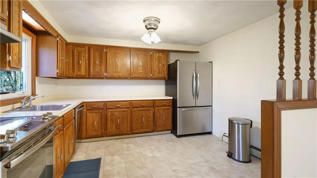 37 Elizabeth Court West Warwick RI 02893